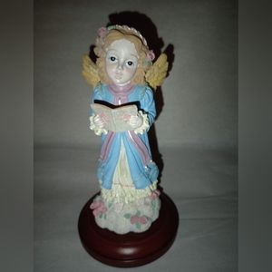 Joyful Angel Figurine House Of Lloyd Exclusive Christmas Around The World 1994
